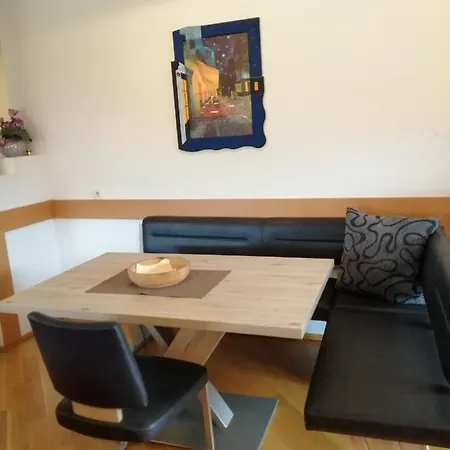 Haus Roswitha 플라차우