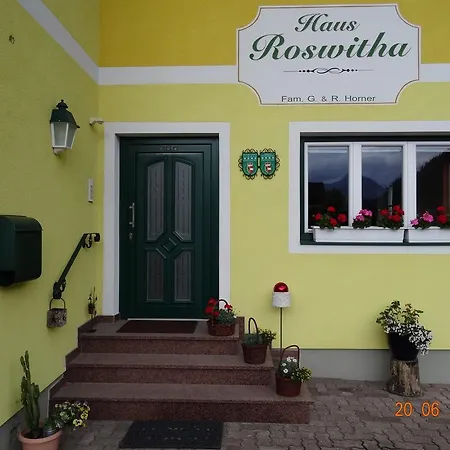 Haus Roswitha 게스트하우스 플라차우